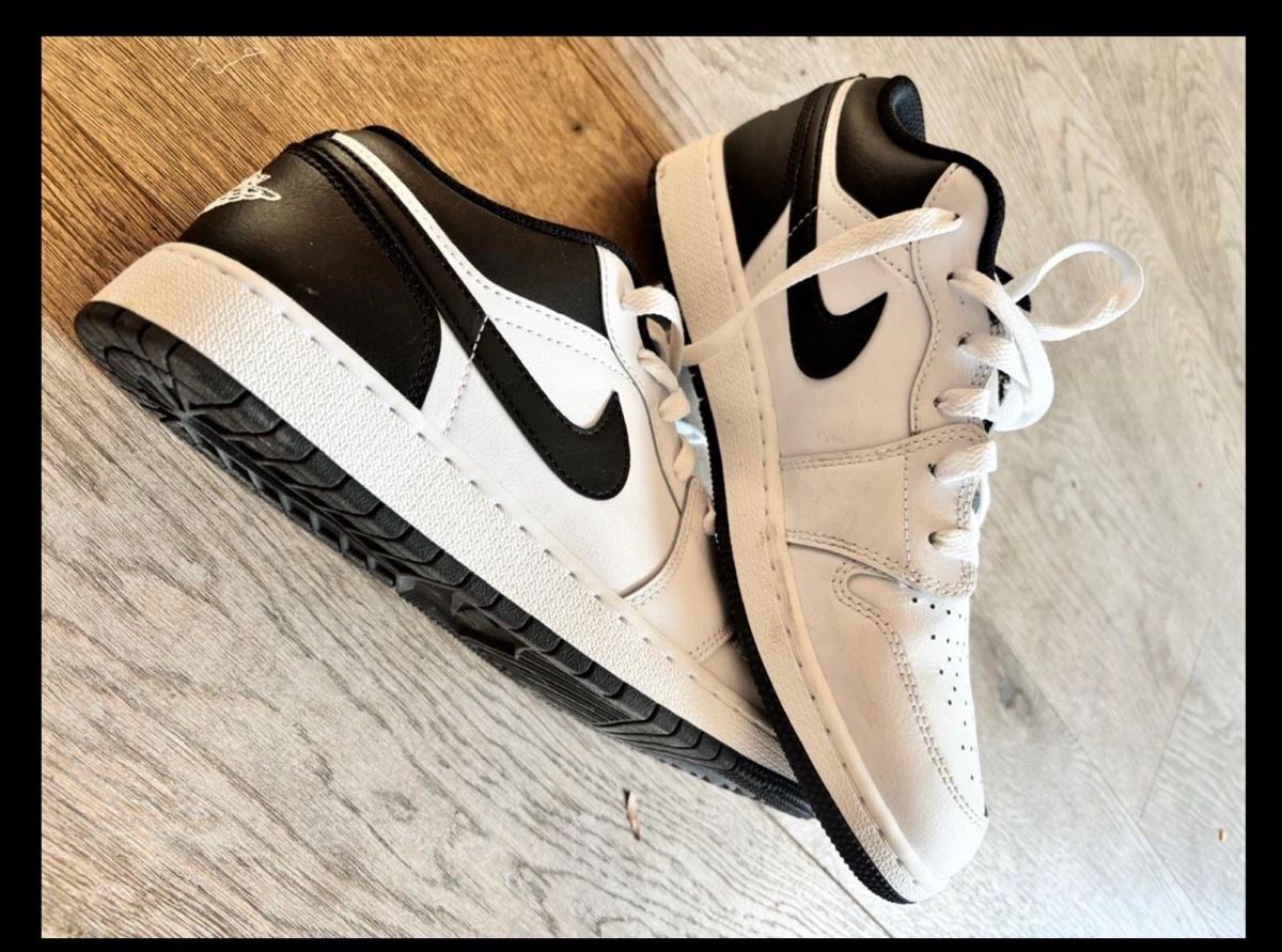 Jordan Scarpe da uomo: Jordan 1 low – Nuovo (secondo la descrizione) da Frauenfeld venduto da mvd_68dv 2