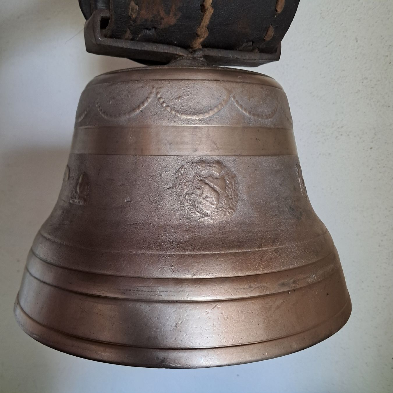 Cloches & sonnailles: GROSSE ALTE BIAGGI GLOCKE ab 2Fr!! – D'occasion à Murten par SHETHOF 3