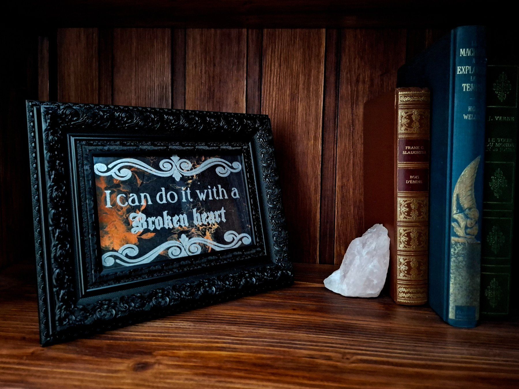 Tutte le decorazioni: Plaque métal citation "Broken Heart", fait main, noire – Nuovo (secondo la descrizione) da Troinex venduto da adelineac