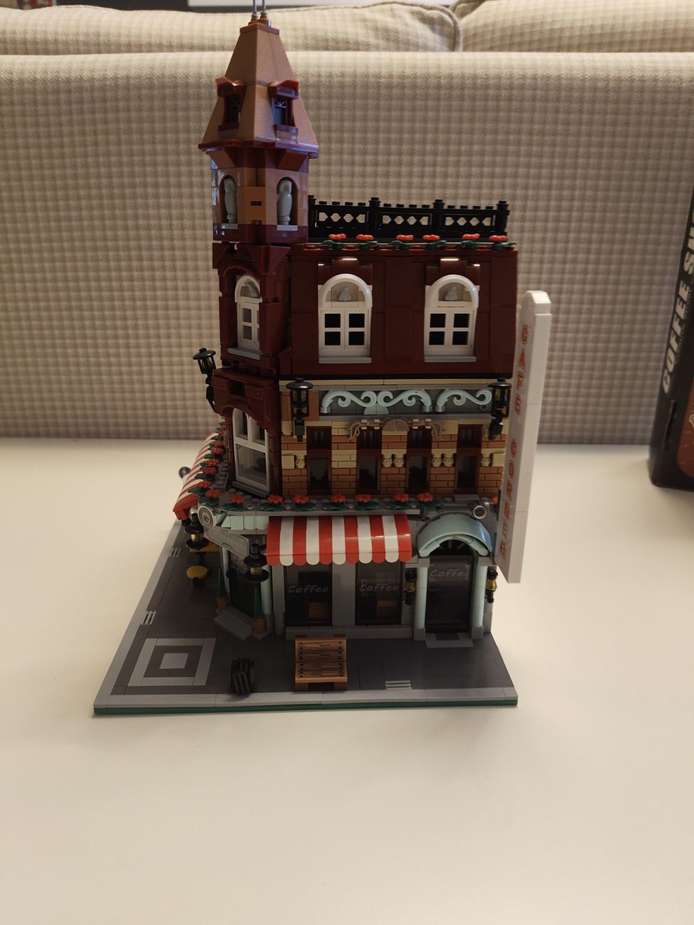 Kit di modellismo & Modellini statici: Cafe Corner Set von JoJing – Nuovo (secondo la descrizione) da Root venduto da hei_v8g2 1