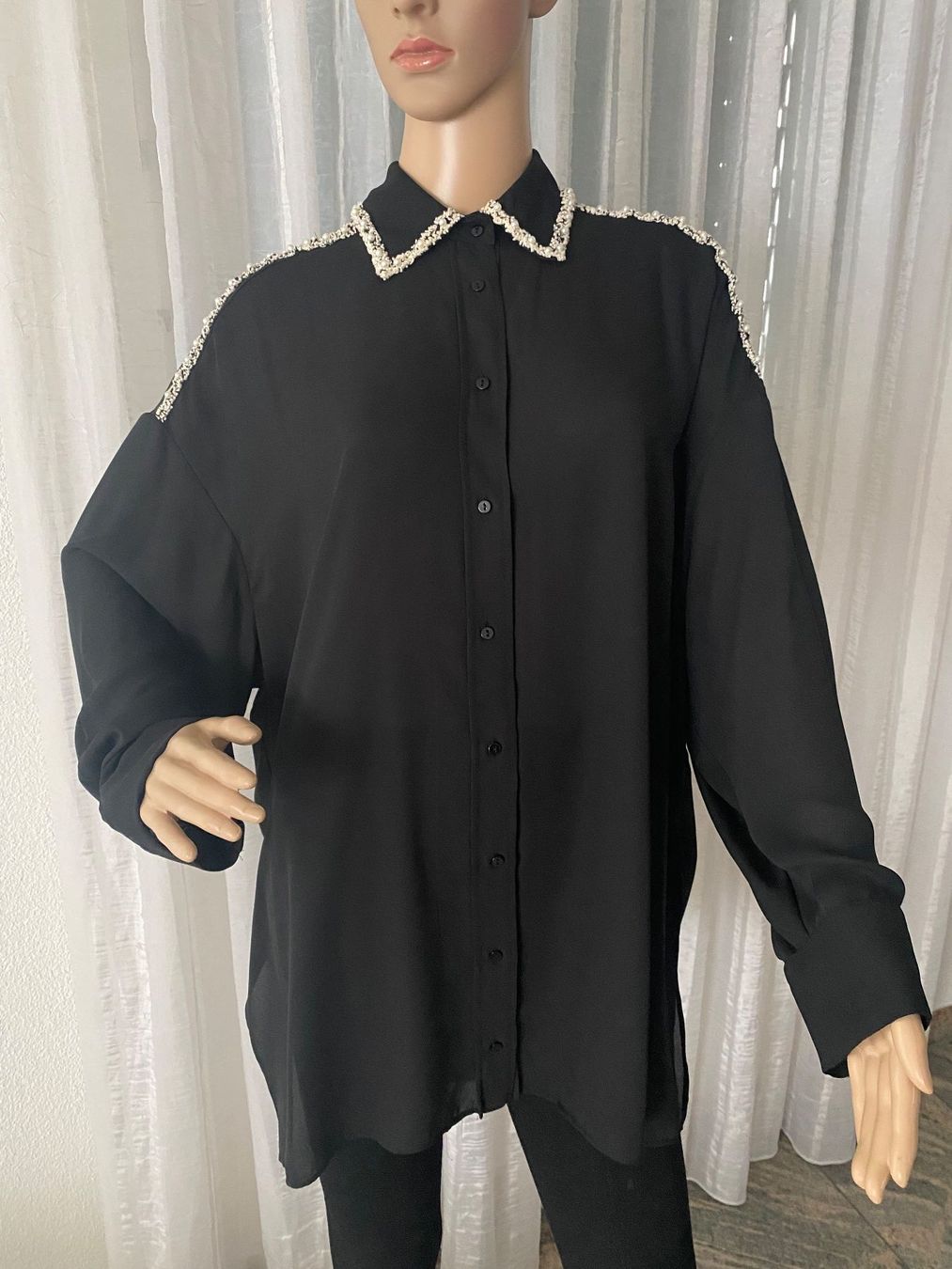 Zara Camicette: Perfekter Auftritt - ZARA Bluse mit Perlen, schwarz, M – Nuovo e nell'imballaggio originale da Winkel venduto da ferrari2022 5