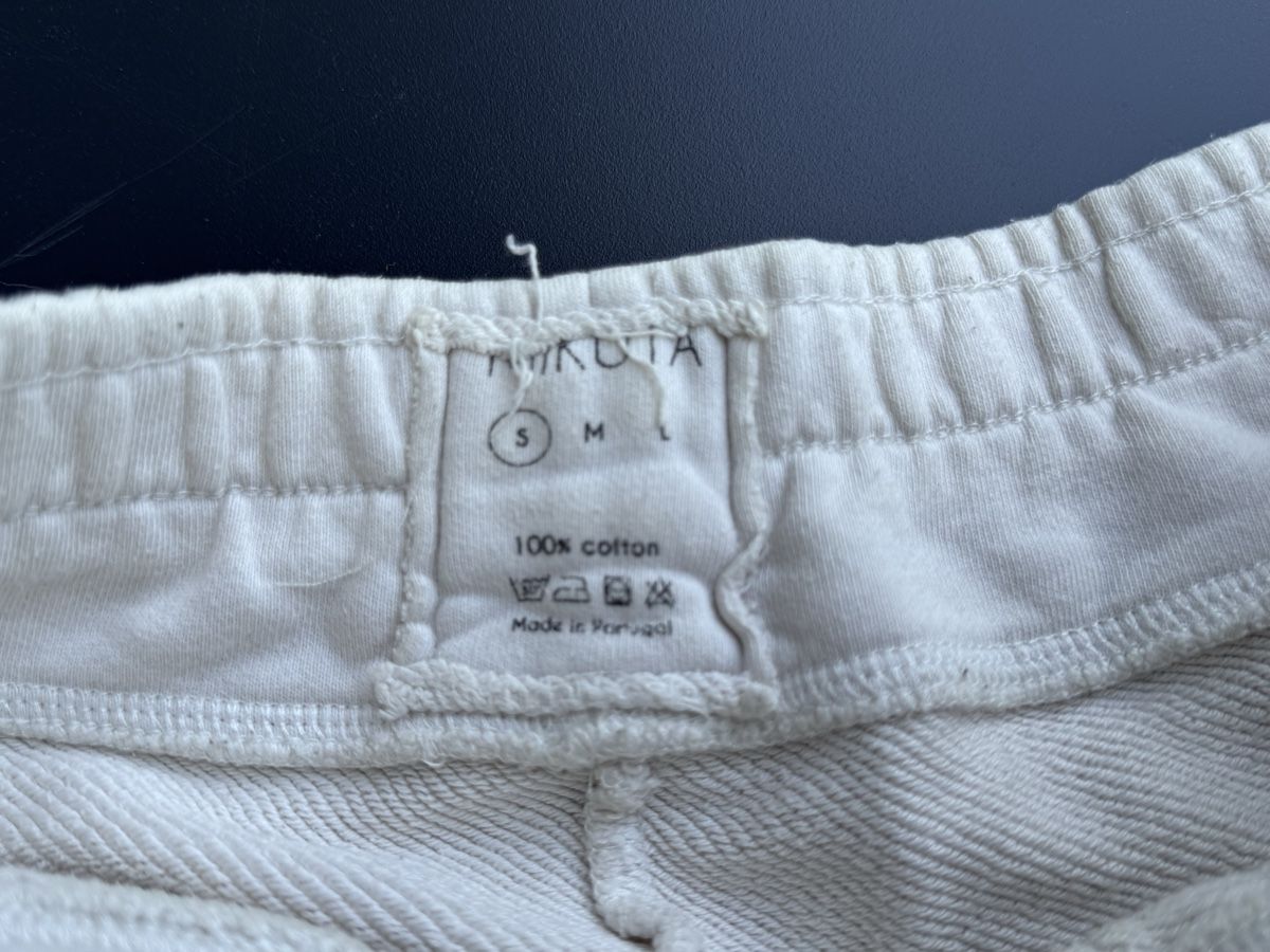 Pantalons: Kurze weisse Hose – D'occasion à Rudolfstetten par krach 2