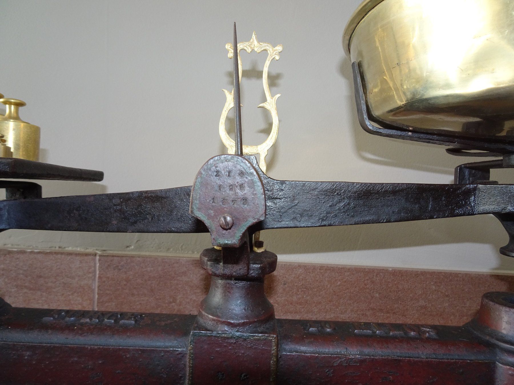 Bilance e pesi: alte 10kg - Waage + Gewicht-Steine Messing – Usato da Vitznau venduto da Mina60 9