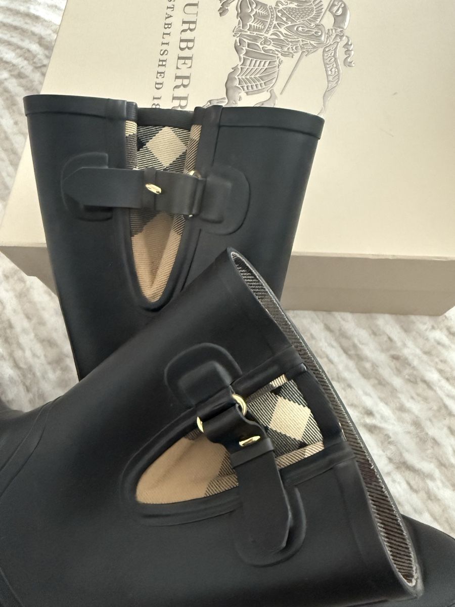 Burberry Scarpe da donna: Burberry Gummistiefel Gr. 37 – Nuovo (secondo la descrizione) da Bassersdorf venduto da MisR01
