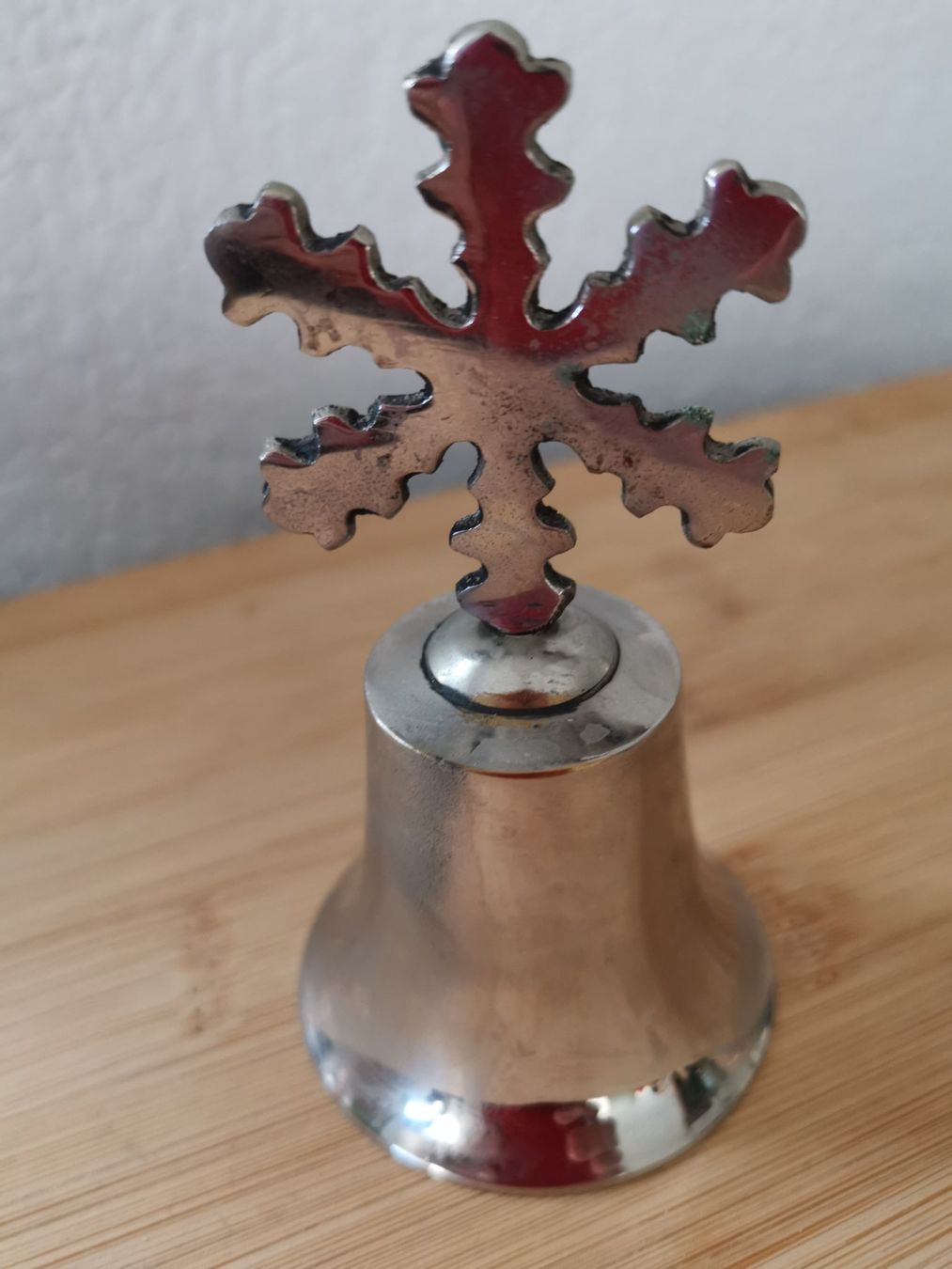 Tutte le decorazioni: Cloche à main métallique – Usato da Courtepin venduto da Marisou2 2