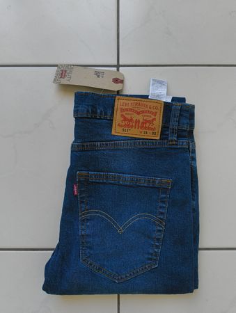 Levi's 511 Jeans, neu mit Etikett, Groesse 31/32, Top!