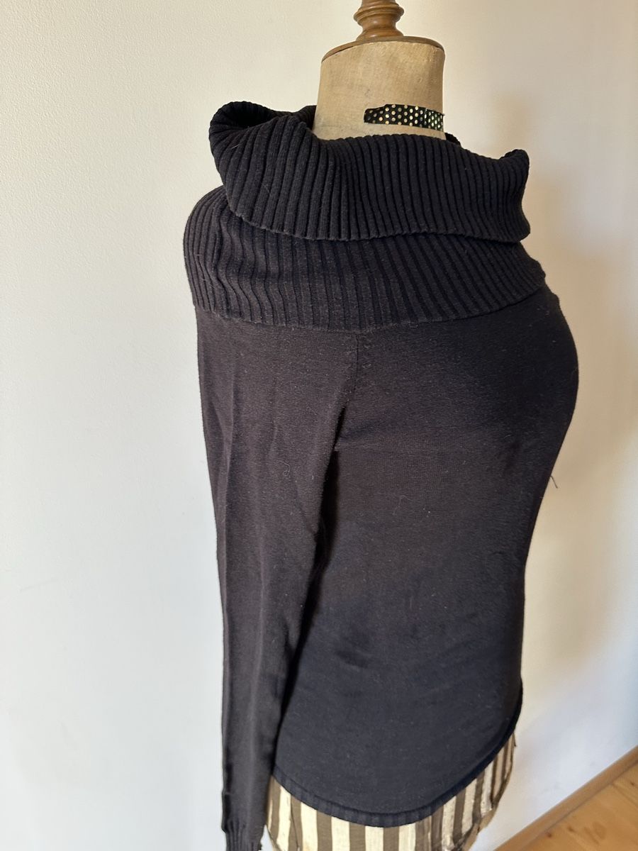 Maglioni & Felpe: Damen Pullover schwarz Grösse S mit Kragen – Usato da Bern venduto da Noeci 3
