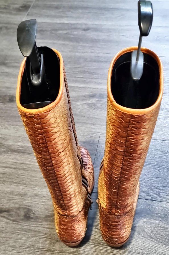 Prada Damenschuhe: Original Prada Python-Stiefel, Einzelstück – Gebraucht aus Uetliburg SG von mafrey63 2