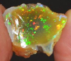 Edelstein L-8012 – Äthiopischer Feuer Opal 18x14mm 6.70 Kara