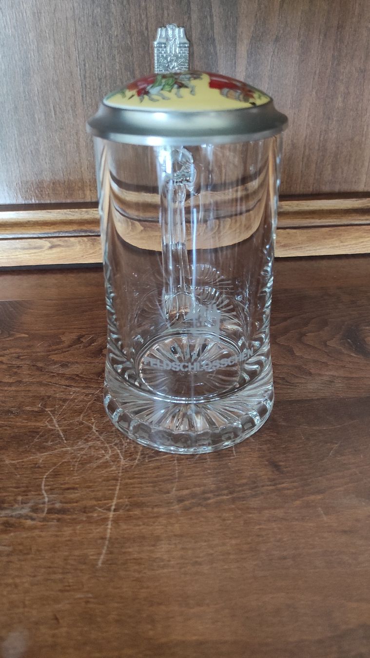 Feldschlösschen Bicchieri: Feldschlösschen Bierkrug aus Glas mit Zinndeckel – Usato da Kreuzlingen venduto da Dennis2004 2