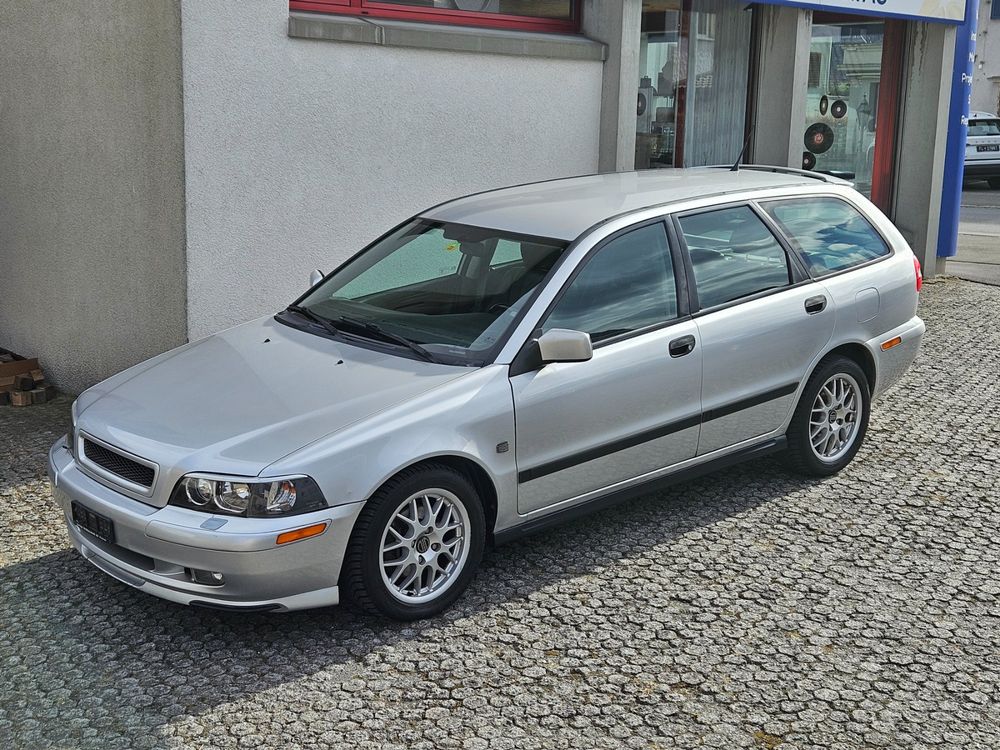 Volvo V40 T4 frisch MFK + Service