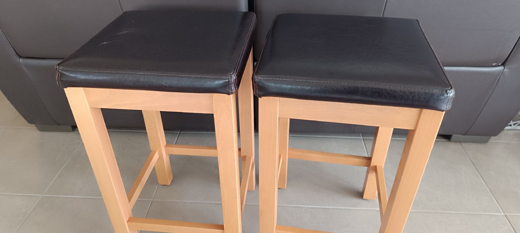 Hochstühle: 2 Barhocker braunes Echtleder Sitzhöhe 66 cm  – Gebraucht aus Wengi b. Büren von Rrehli 3