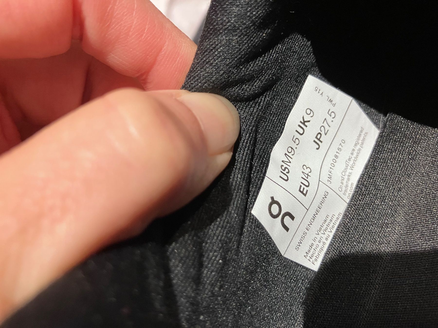 On Herrenschuhe: ON Cloudzone neu – Neu und originalverpackt aus Brione s. Minusio von mascin-6600 3