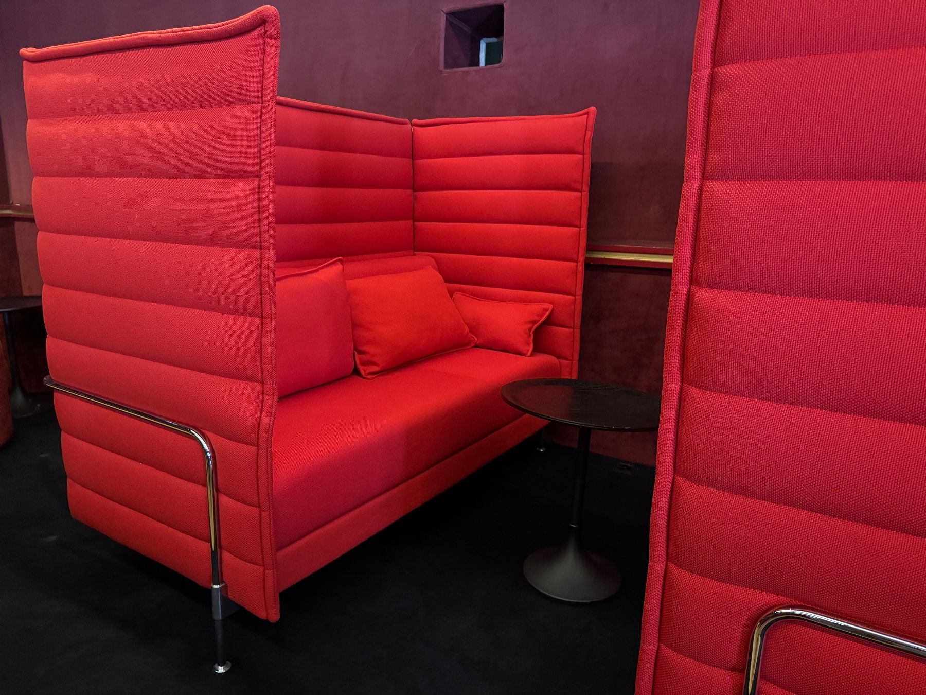 Vitra Divani: 4 Stk. Vitra Alcove 2er Sofas – Usato da Olten venduto da kin_z6rk