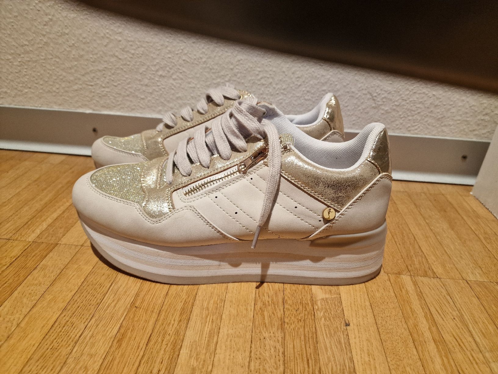Scarpe da donna: Damen Sneaker Plateau Gr. 39 – Usato da Laufenburg venduto da may_r2st