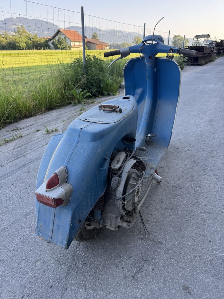 Piaggio Strasse: Vespa 125cc Oldtimer: Projektteile und Bastlermaterial – Defekt aus Kriessern von Baggerbueb 2