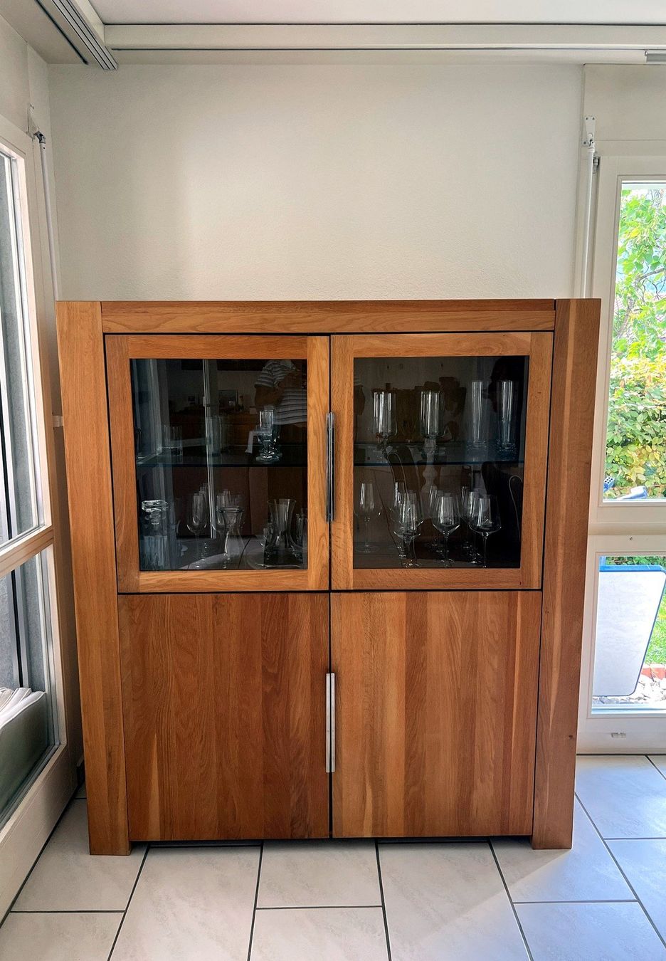 Schränke: Massiver Eichenschrank – Gebraucht aus Volketswil von SecondHanderia
