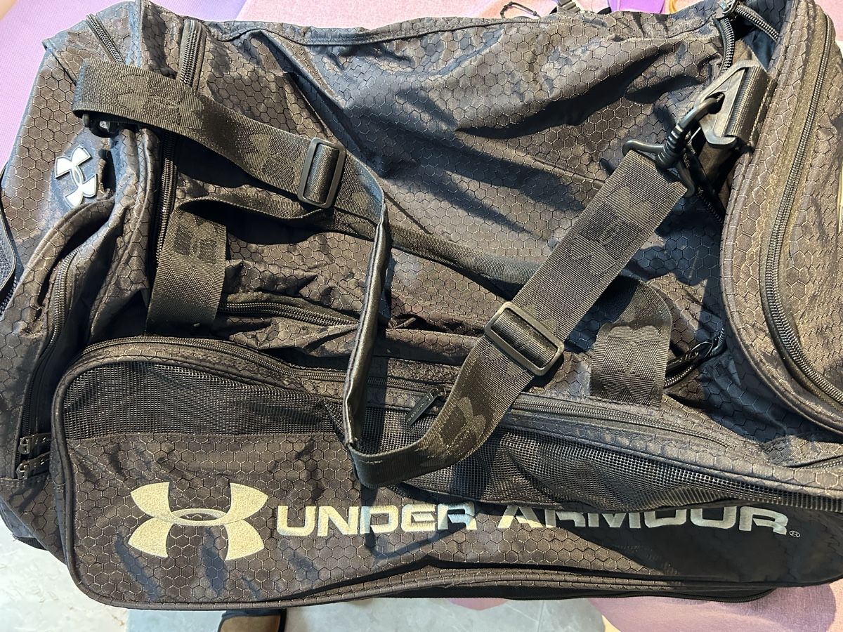 Under Armour Borse: XXL Under Armour Reisetasche – Usato da Heiligkreuz (Mels) venduto da Oldtimerfan03 2