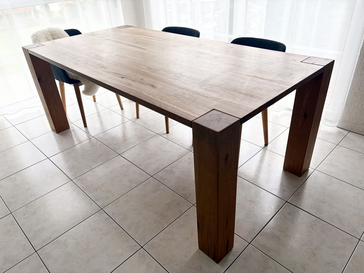 Tables: Schöner Holztisch massiv, Eiche – D'occasion à Herisau par verkaufen75