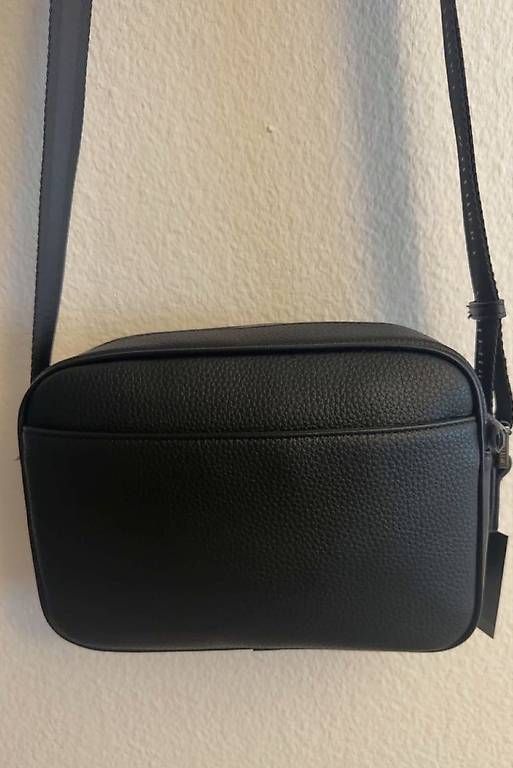 Taschen für Damen: Valentino Bauchtasche – Neu und originalverpackt aus Hellikon von ind_m7n8 1