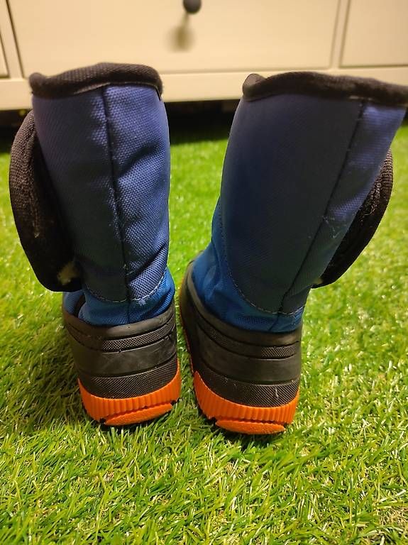 Scarpe per ragazzi: Winter Stiefel Grösse 24/25 – Usato da Zürich venduto da RaffaelaT 1