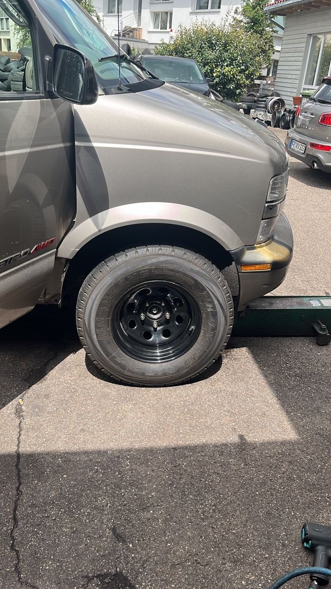 Chevrolet Veicoli da campeggio: Chevrolet Astro Van Camper – Usato da Saanen venduto da C.Fischli