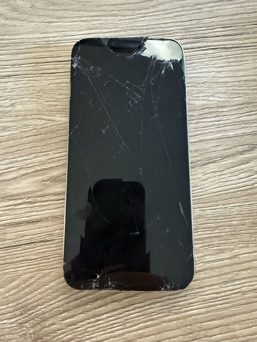 Apple Telefoni cellulari / Smartphones: iPhone 13 Pro Max  – Difettoso da Adligenswil venduto da alessandro2007 1