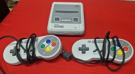 Console Nintendo Classic Mini Super Nintendo avec 2 manettes
