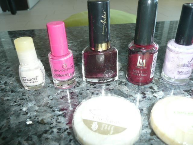 Nagellack: 6 Nagellacke und 4 Seife – Gebraucht aus Zug von falama 1