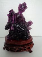 Chinesische geschnitzte Figur aus Amethyst - Frau mit Blume