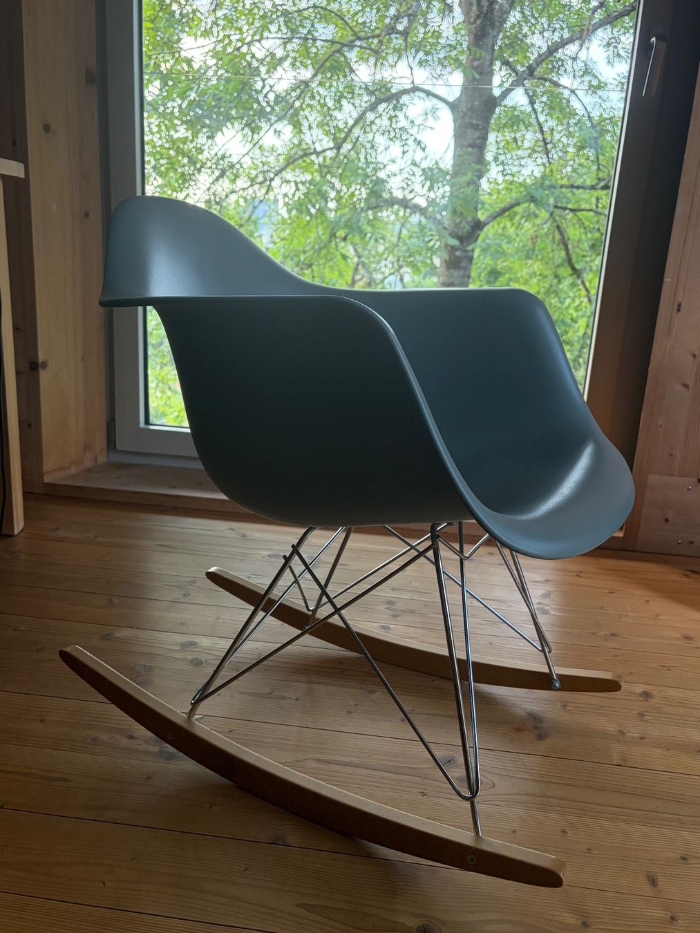 Sedie: Eames RAR Schaukelstuhl – Usato da Zürich venduto da lunakurier 1