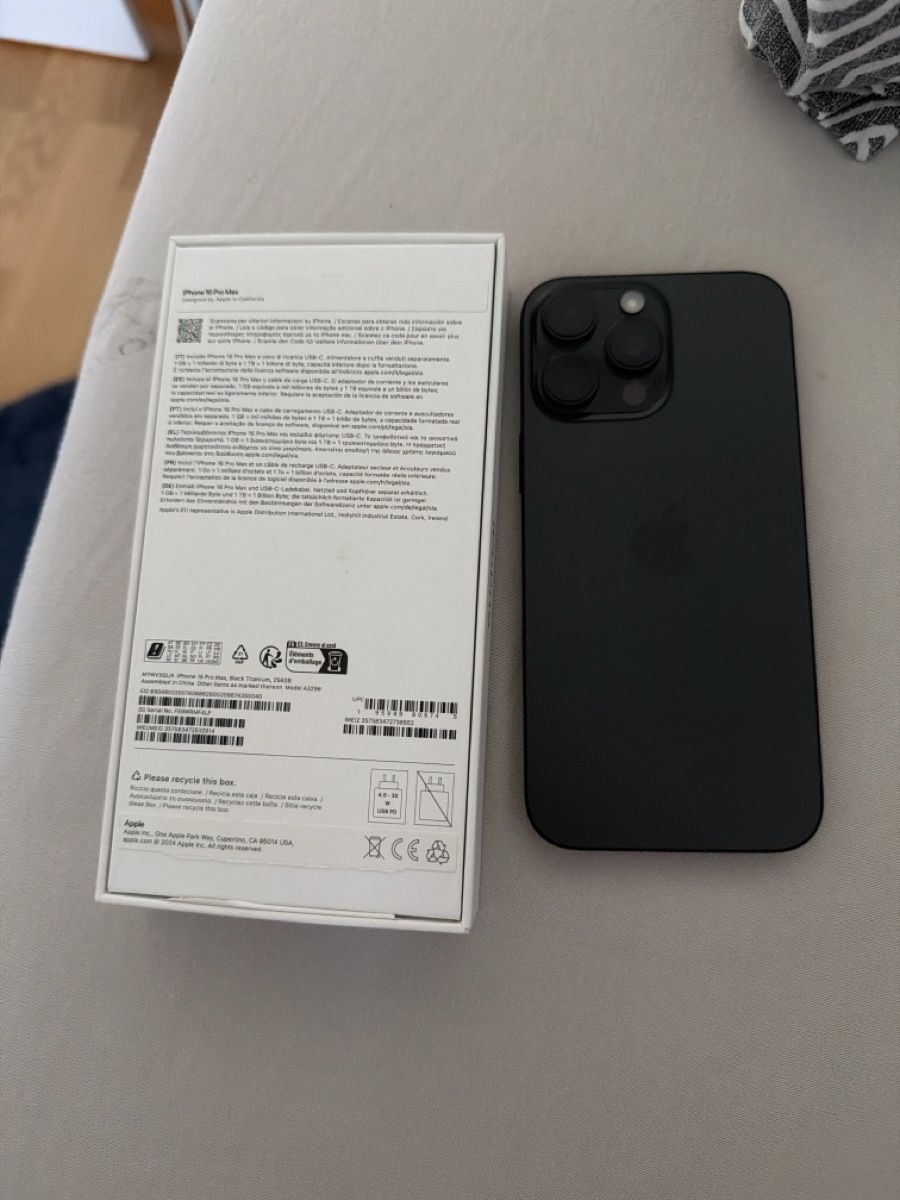 Apple Telefoni cellulari / Smartphones: Apple iPhone 16 Pro Max schwarz guter Zustand – Usato da Bern venduto da luu_n5md 1