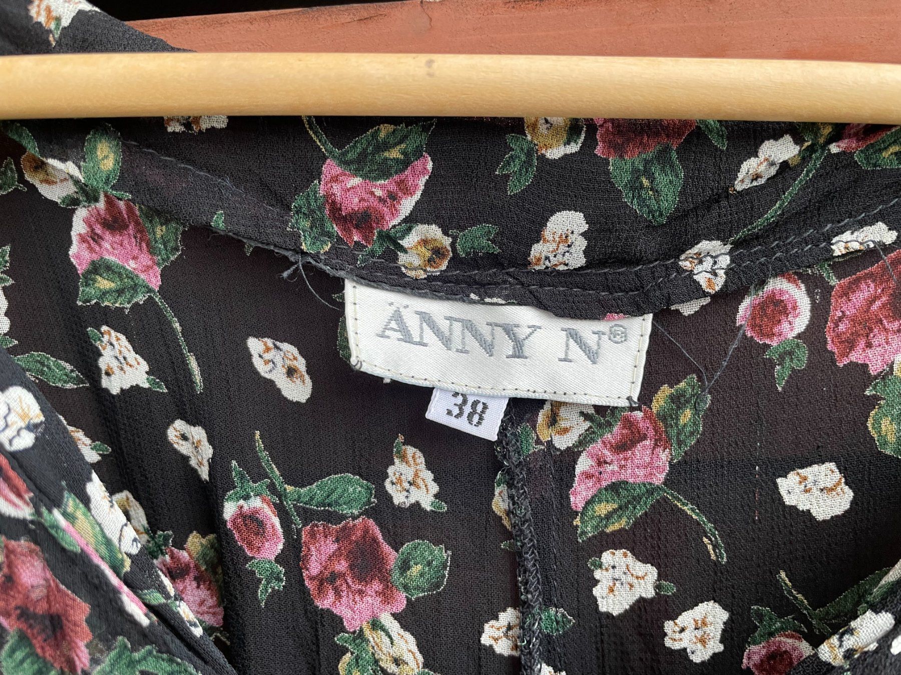 Vestiti: Blumenkleid Gr. 38 – Usato da Zofingen venduto da angito 2