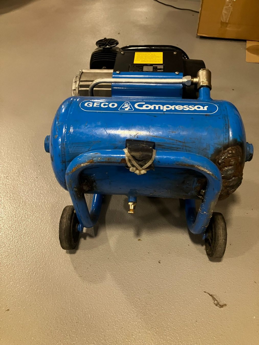 Compressori: GECO Luft-Kompressor, 8 bar, von GECO Langenthal AG – Usato da Neunkirch venduto da autoscooter57 3