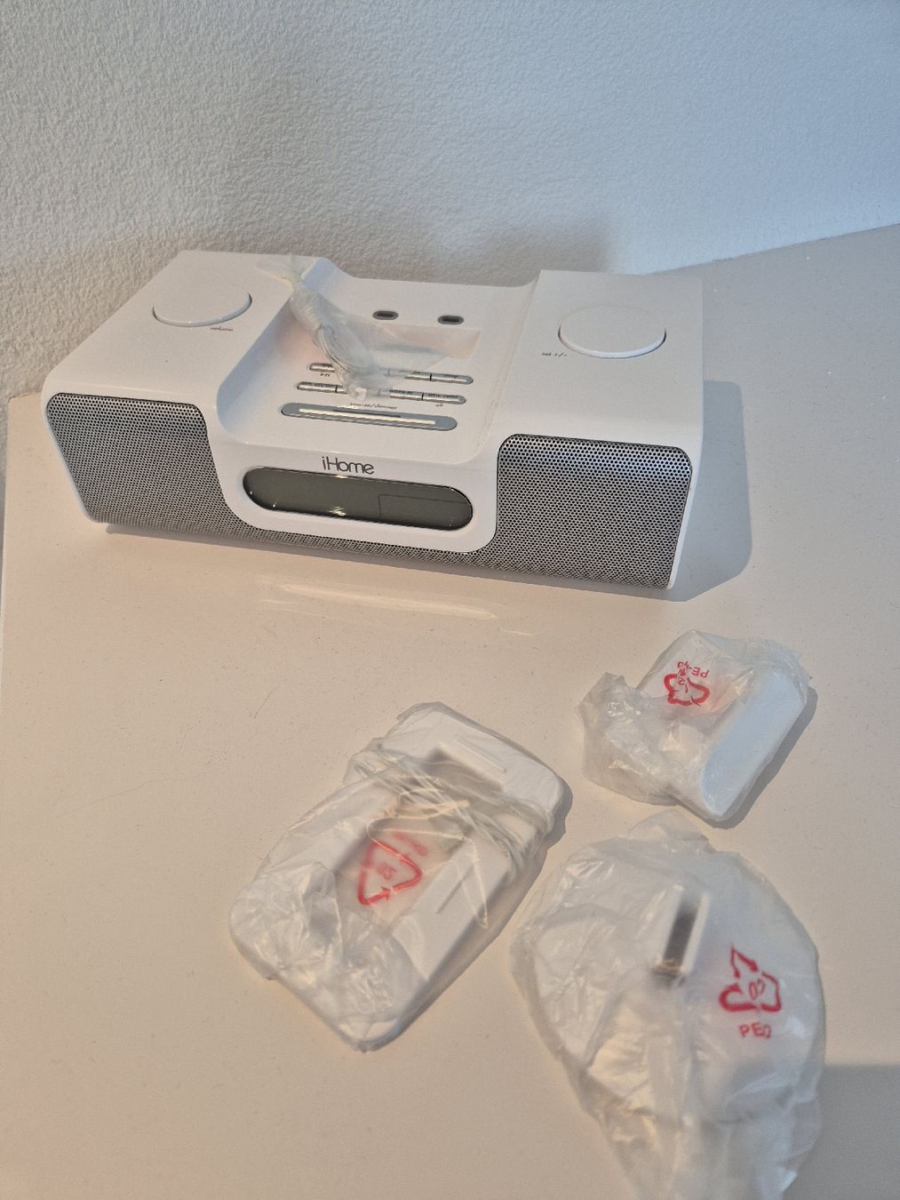 Radio: iHome IH5R weiss (originalverpackt) – Nuovo (secondo la descrizione) da Hefenhofen venduto da GSC99 1