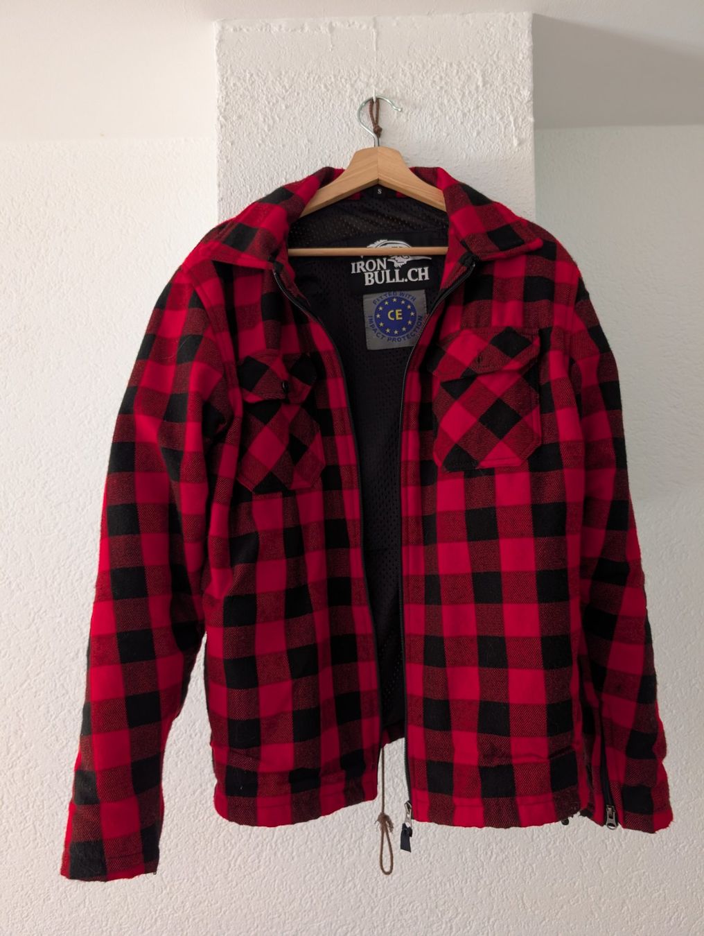 Giacche: Veste de moto Iron Bull – Usato da Confignon venduto da AphexAFX
