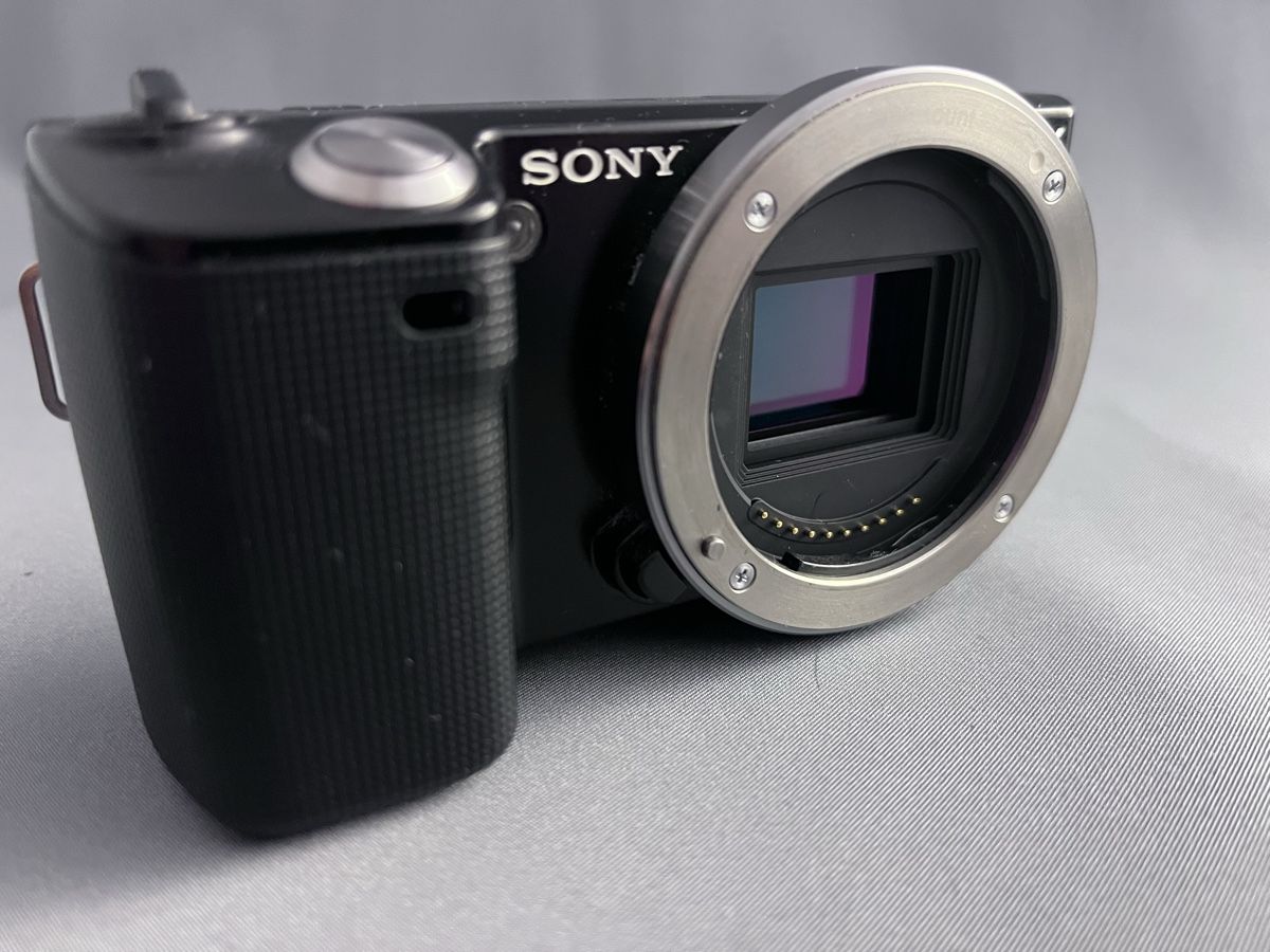Sony Fotocamera: Sony NEX-5 Aps-c 14mpx - 4334 déclenchements – Usato da Boudry venduto da martin8mum 5
