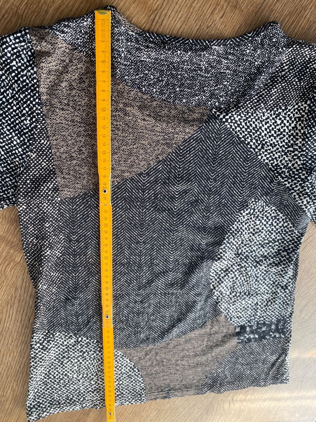 Pullover & Sweatshirts: CAPUCCINO SHIRT/PULLOVER GR.38 schwarz/weiß/mocca gemustert – Gebraucht aus Frauenfeld von Boldi46 5