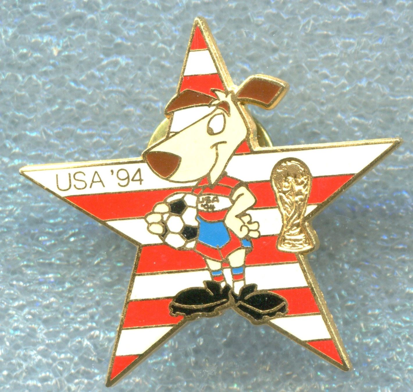 Fifa Plaketten & Abzeichen: FIFA  USA WM '94  Maskottchen  – Gebraucht aus Winterthur von Sammleroase