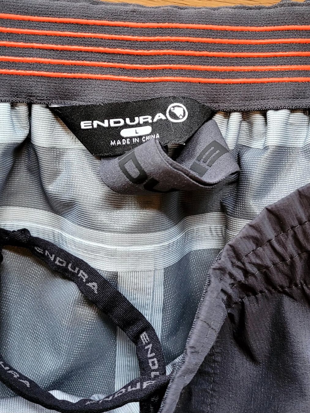 Endura Pantalons: Bike Velo Regenhose – D'occasion à brülisau par nussgipfel02 1