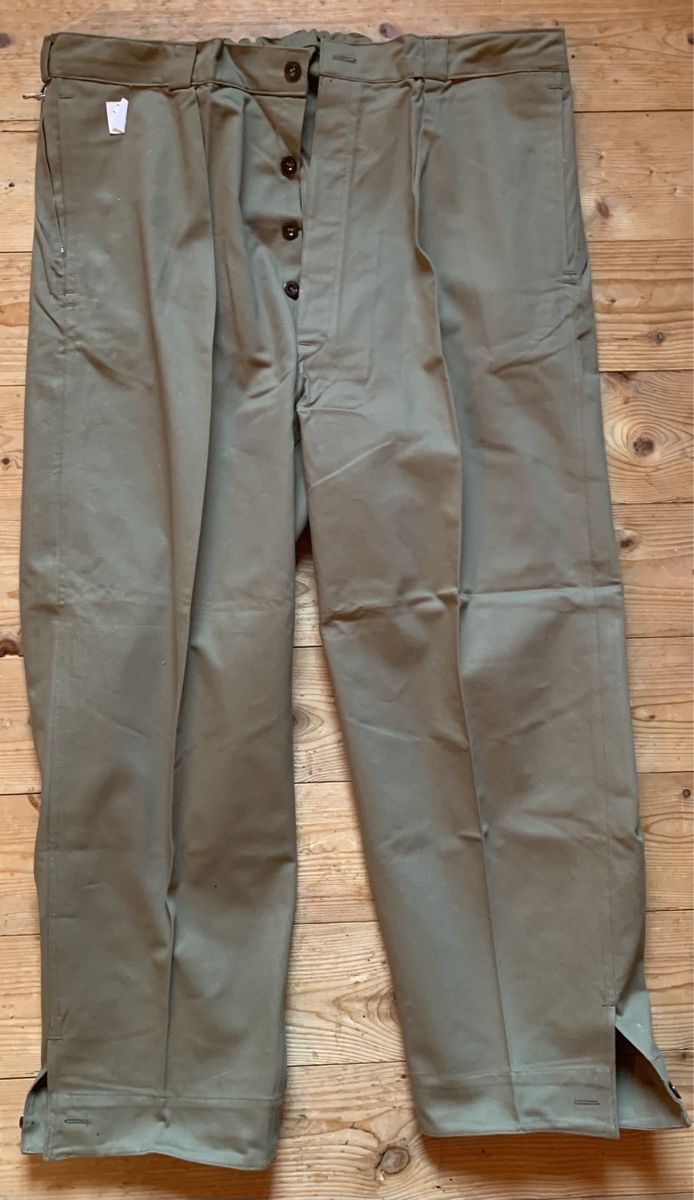 Pantaloni: Arbeitshose vom Zivilschutz Grösse 62/72 – Nuovo (secondo la descrizione) da Goldingen venduto da Bergler012