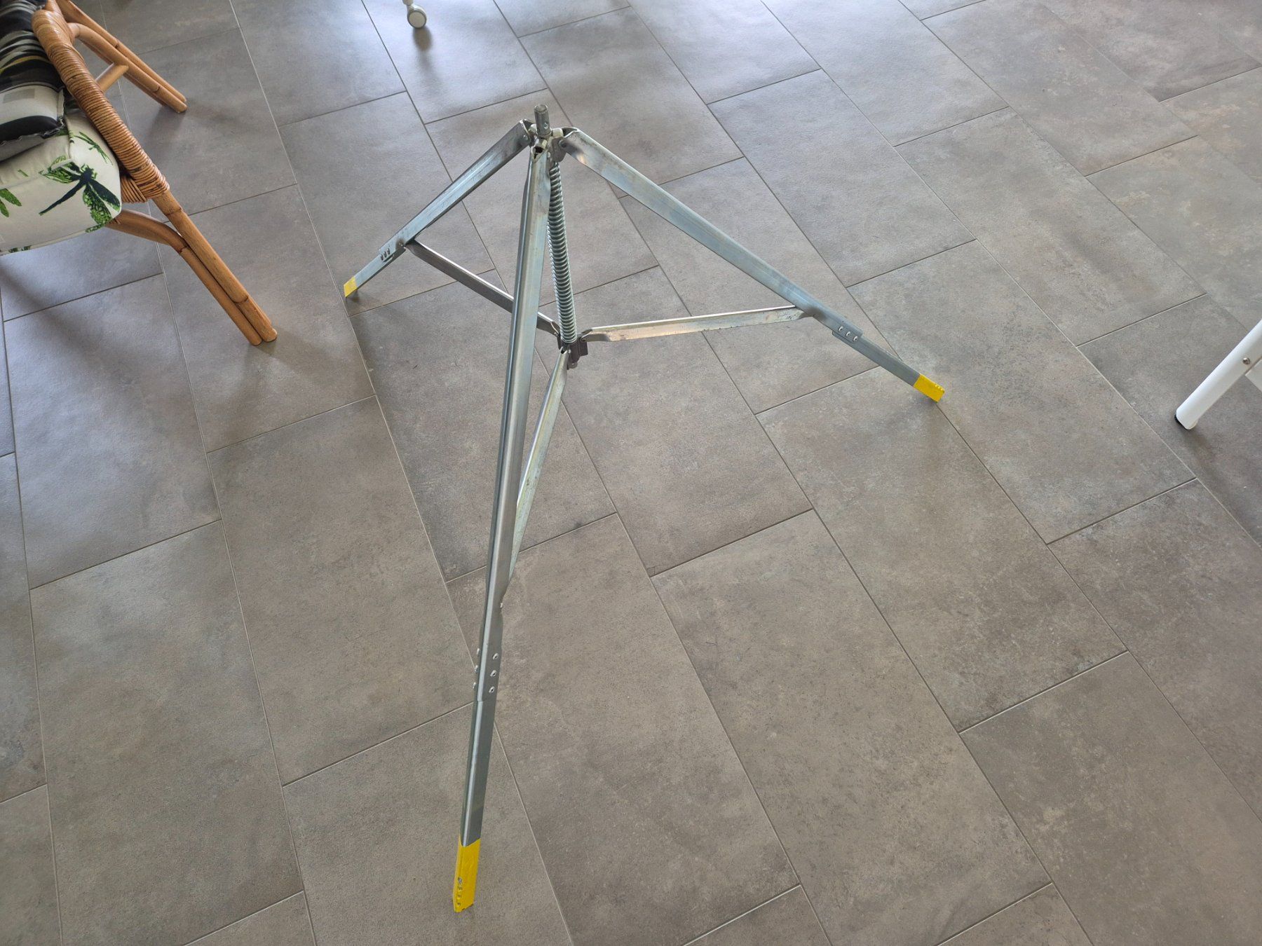 Altro in Decorazioni & Accessori: Triopan - Stativ zu Faltsignal – Usato da Sumiswald venduto da ret_d9y6