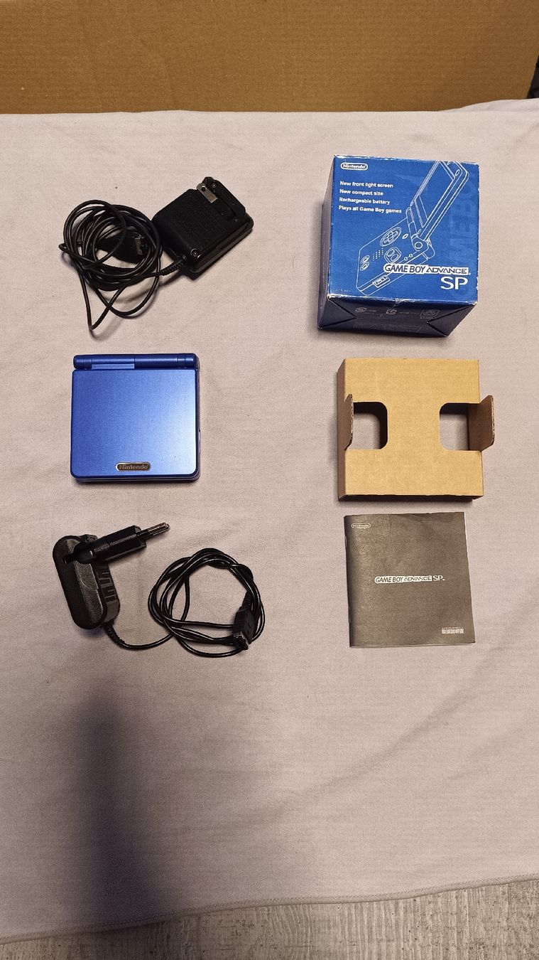Nintendo Giochi: Game Boy Advance SP bleue + FFV ovp – Usato da Dompierre FR venduto da sul_mlq5