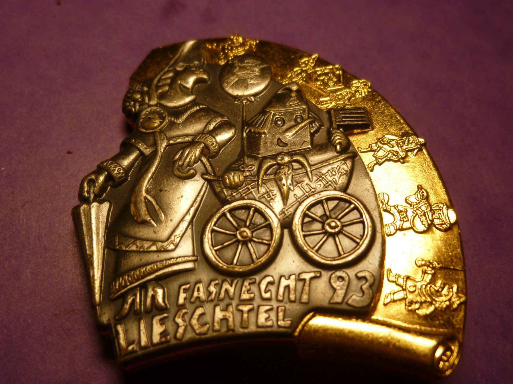 Plaketten & Abzeichen: LIESTEL 1993 GOLD – Gebraucht aus Ried (Muotathal) von Mandarin02