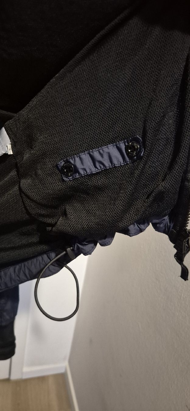 Stone Island Jacken: Stone Island Windjacke/Grösse M – Gebraucht aus Tägerwilen von mar_cf9w 5