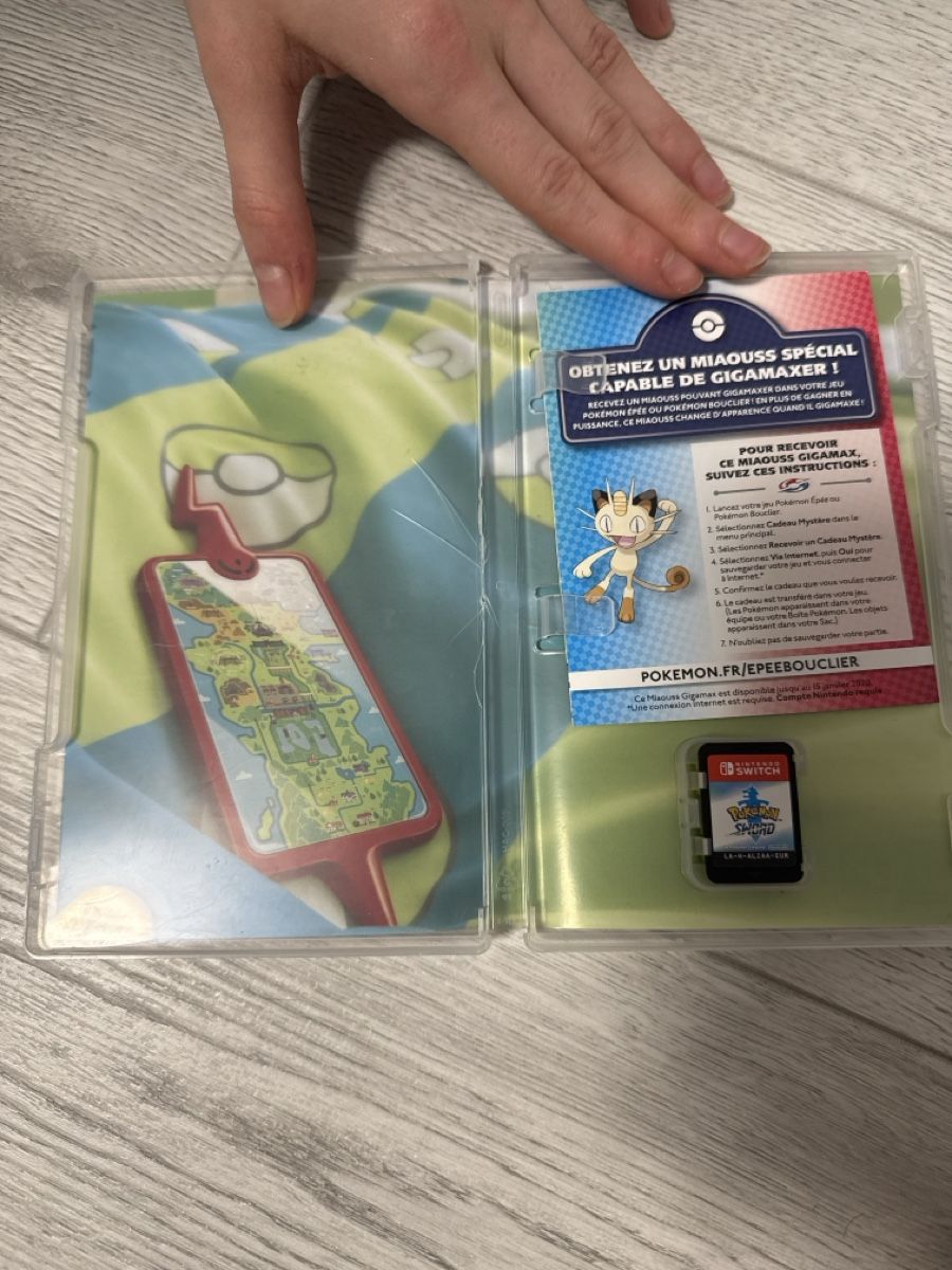 Nintendo Giochi: Jeu Nintendo Switch Pokémon épée en parfait état – Usato da Tramelan venduto da arb_hky2 1