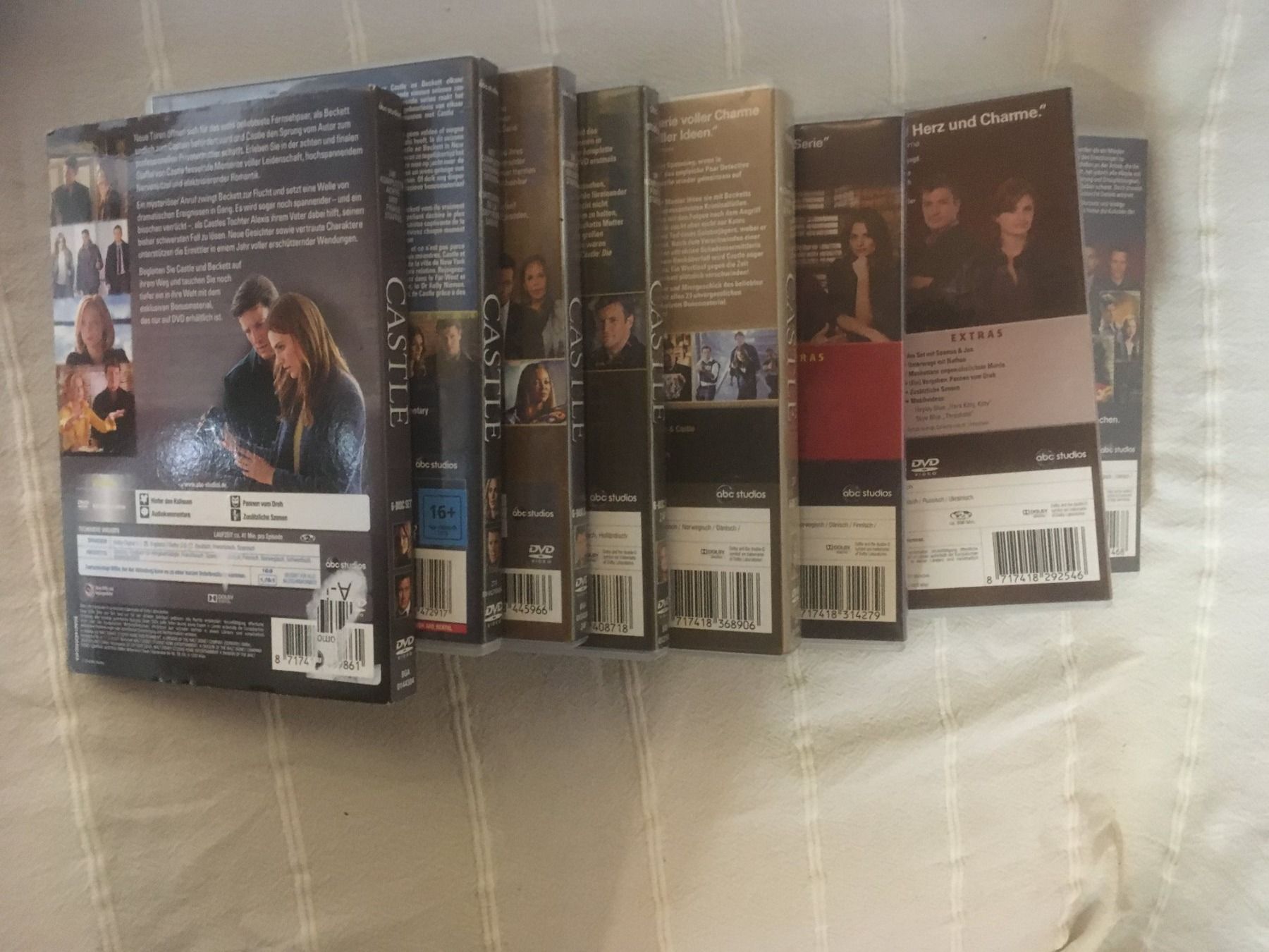 Tutti i DVDs: Castle Komplette TV Serie 8 Staffeln – Usato da Marbach LU venduto da Hoheduene 2