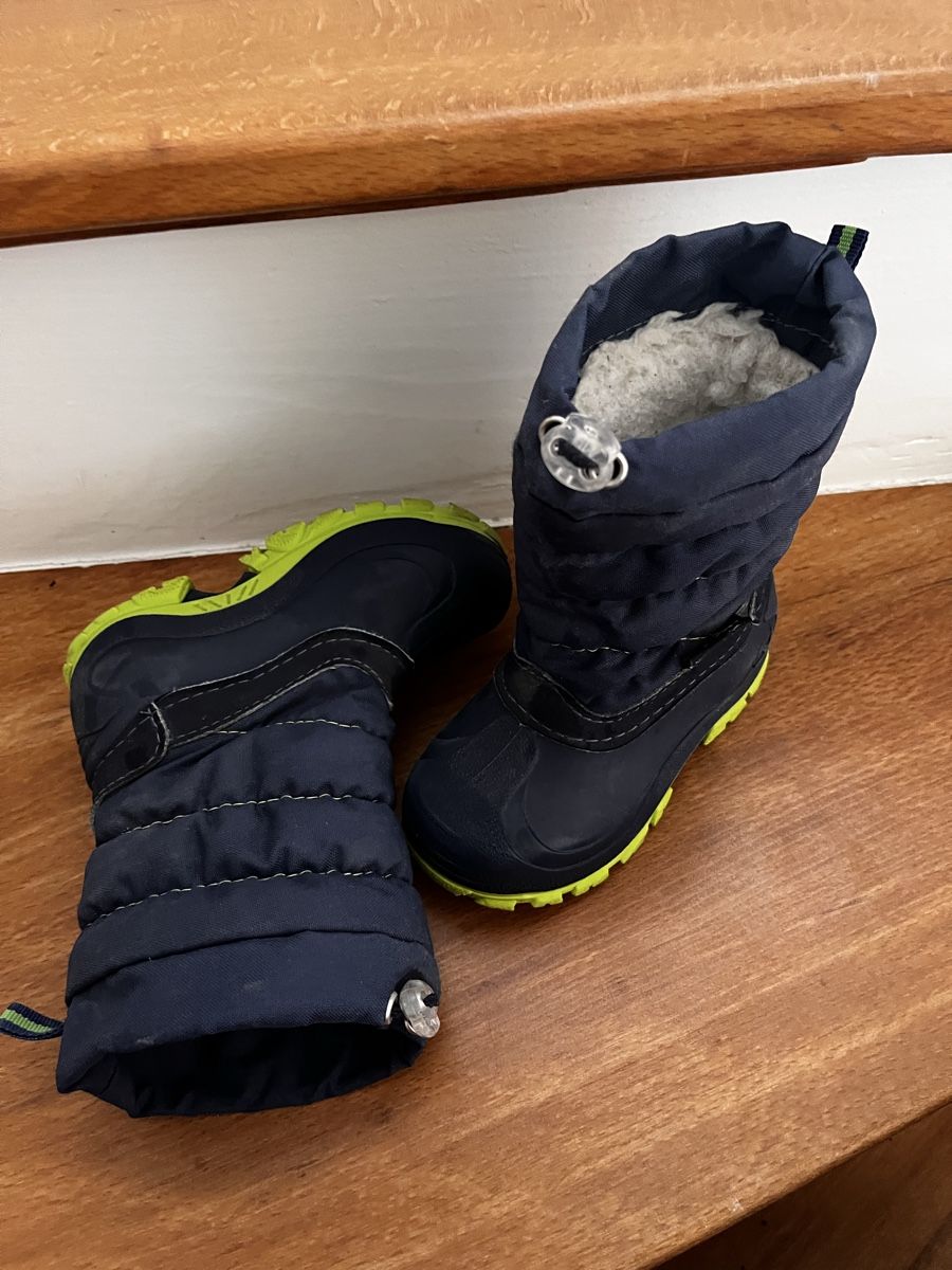 Schuhe für Jungen: Winterstiefel Gr. 24 – Gebraucht aus Nidau von Noouuii