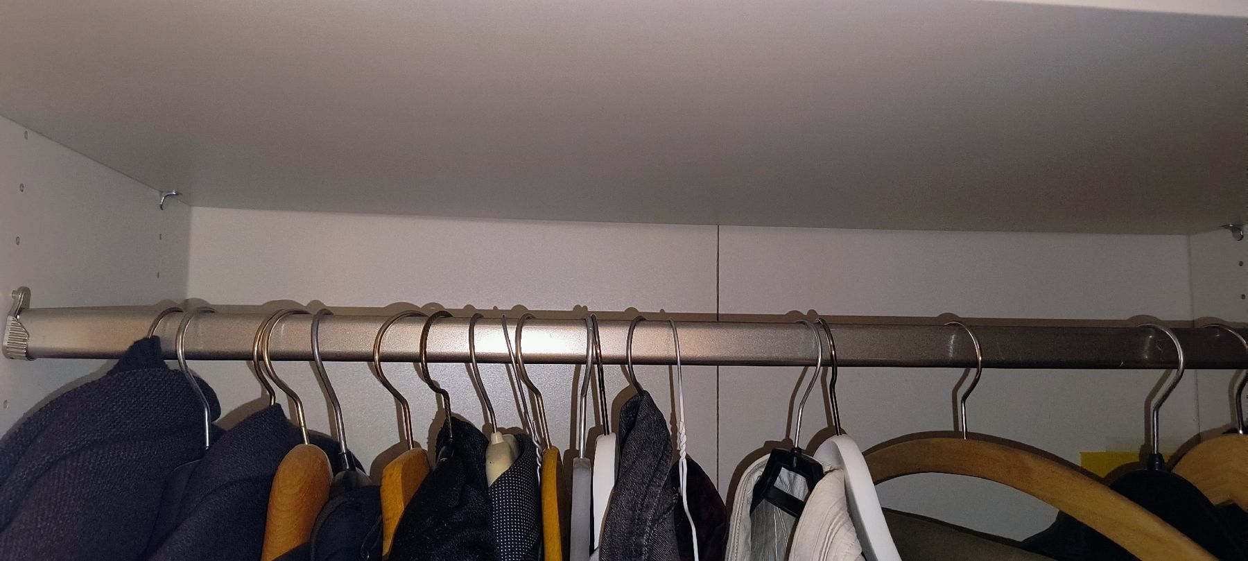 Schränke: Kleiderschrank – Gebraucht aus schaffhausen von walu 2