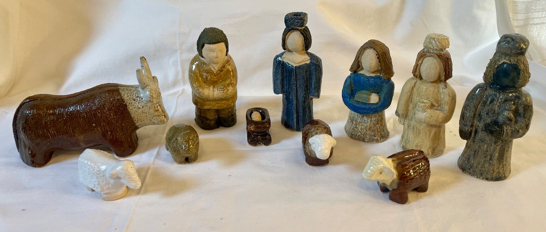 Statuette: Moderne Krippenfiguren aus Ton – Usato da Kleinlützel venduto da Schatzkiste_Laufen 2